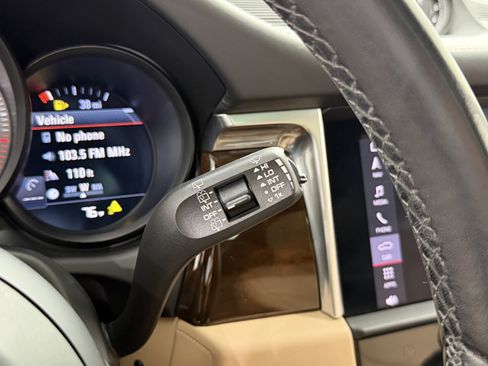 Certified 2023 Porsche Macan S AWD/4WD image 52