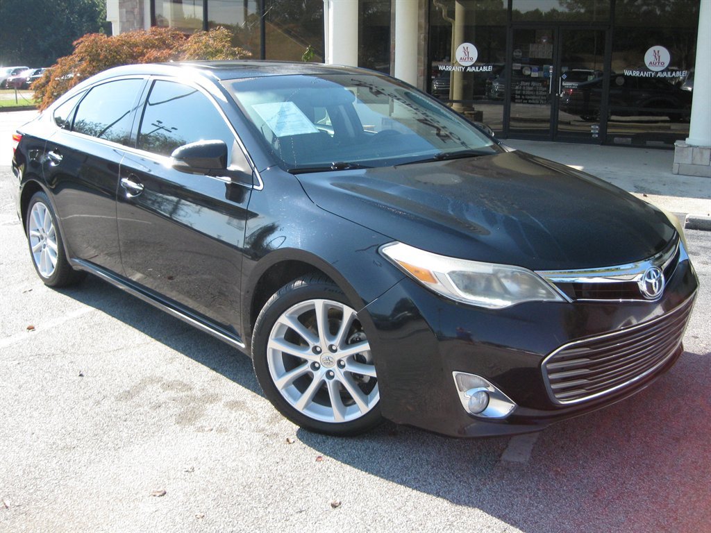 Used 2013 Toyota Avalon Limited FWD image 2