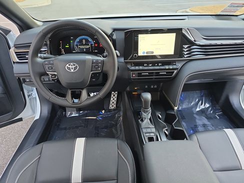Used 2025 Toyota Camry SE image 20