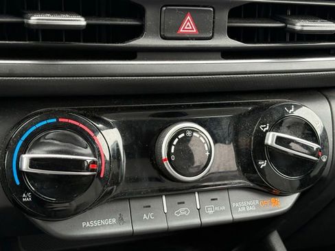 Used 2023 Hyundai Kona SEL image 14