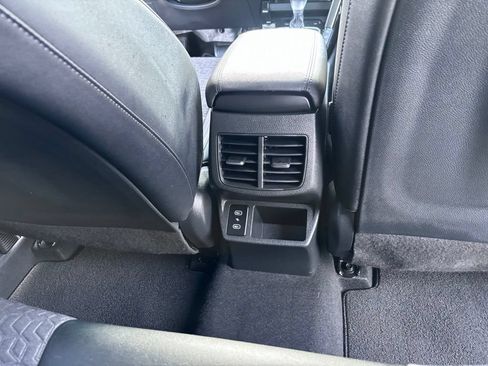 Used 2025 Kia Seltos S AWD/4WD image 24