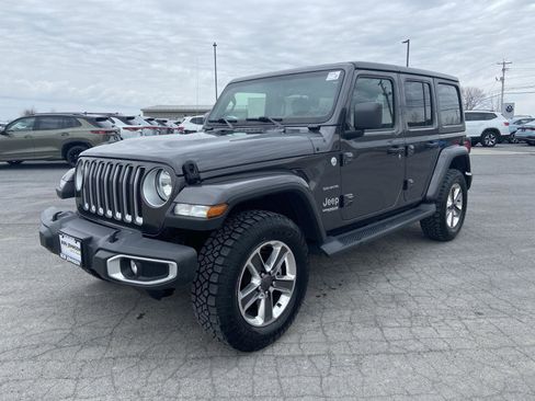 Used 2021 Jeep Wrangler Unlimited Sahara image 4