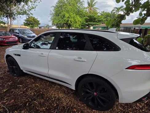 Used 2017 Jaguar F-PACE R-Sport image 15