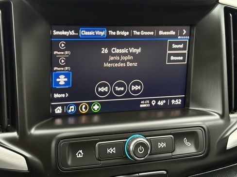 Used 2023 GMC Terrain SLE w/ Driver Convenience Package image 16