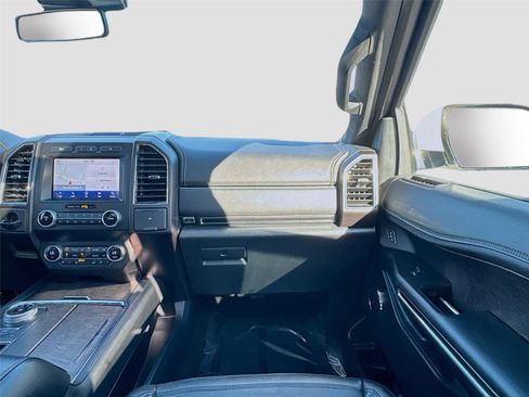 Used 2021 Ford Expedition Limited image 21
