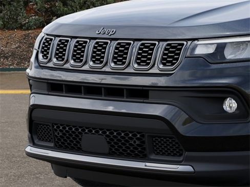 New 2026 Jeep Compass Latitude image 11