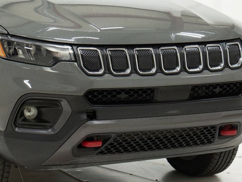 Used 2022 Jeep Compass Trailhawk w/ Trailhawk Convenience Group AWD/4WD image 9