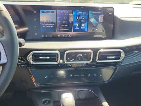 New 2026 Nissan Sentra SV w/ SV Convenience Package FWD image 9