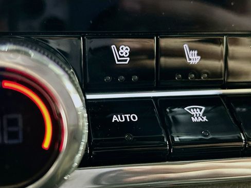 Used 2025 Chevrolet Colorado ZR2 w/ Technology Package image 21