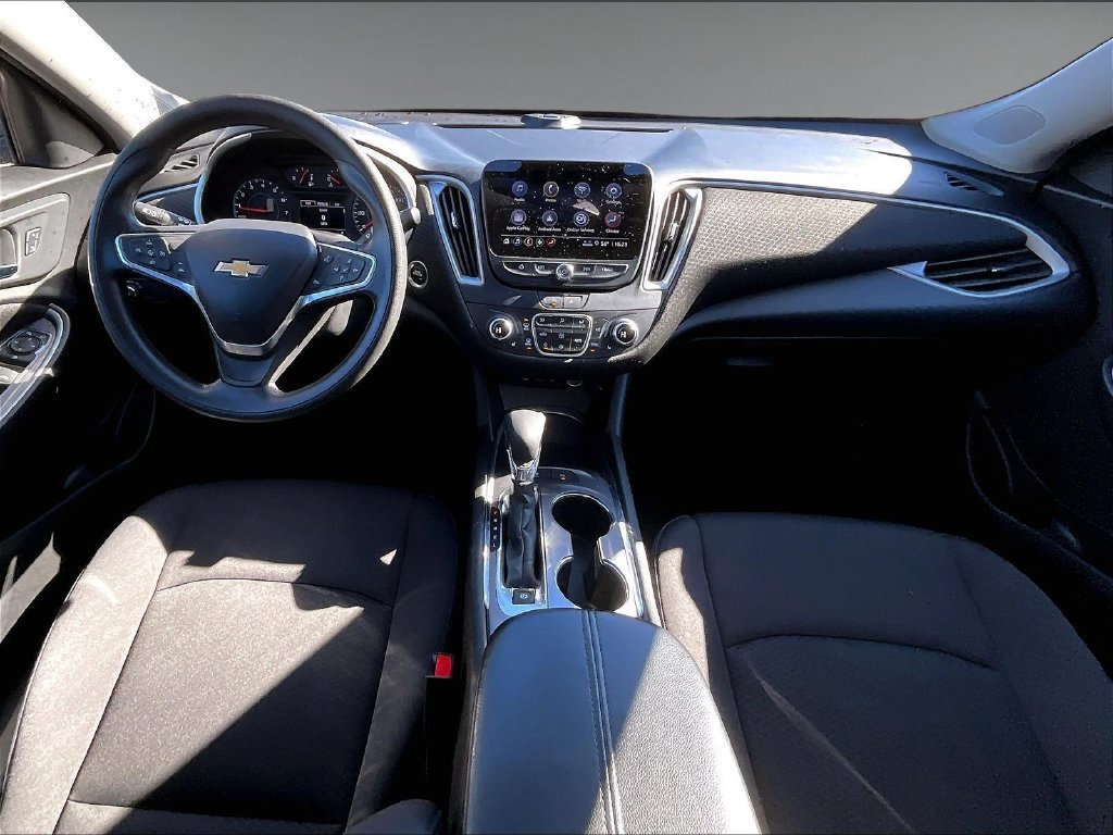 Used 2025 Chevrolet Malibu LT FWD image 21