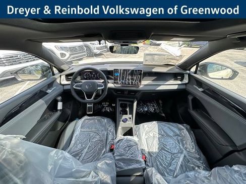 New 2026 Volkswagen Tiguan SE R-Line AWD/4WD image 11