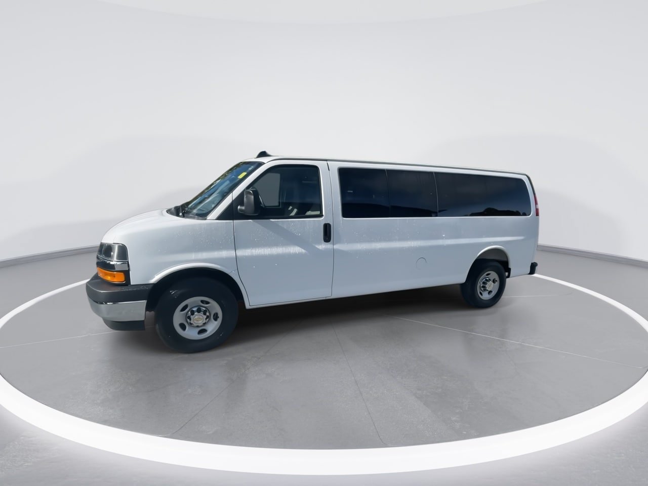 Used 2025 Chevrolet Express 3500 LT w/ LT Preferred Equipment Group RWD image 8