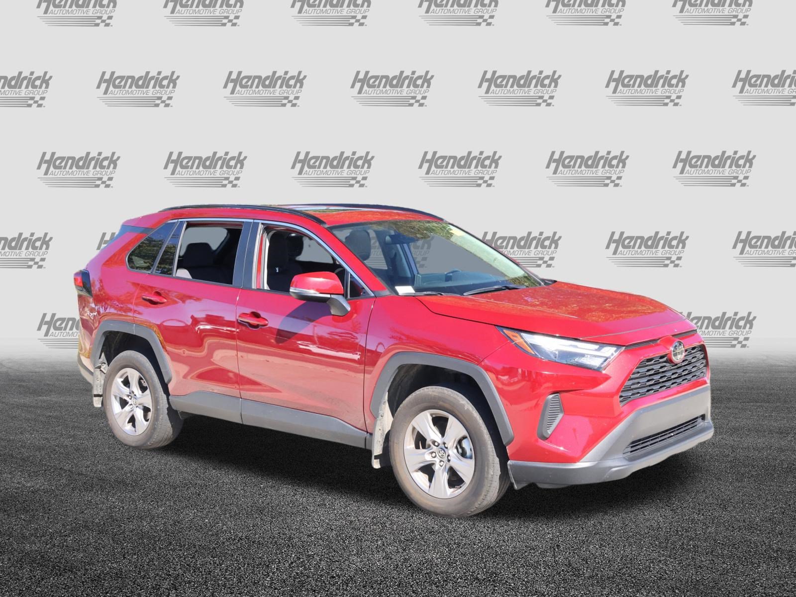 Used 2025 Toyota RAV4 XLE w/ Convenience Package FWD image 2