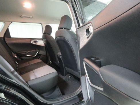 Used 2021 Kia Soul LX FWD image 11