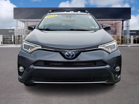 Used 2018 Toyota RAV4 Limited AWD/4WD image 2