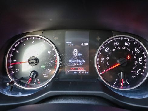 Used 2021 Toyota RAV4 XLE Premium image 25