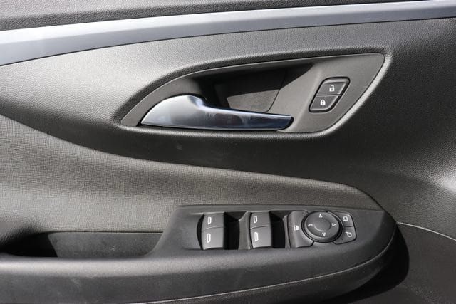 New 2026 Buick Envista Sport Touring FWD image 17