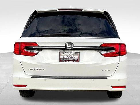 Used 2023 Honda Odyssey Elite image 4