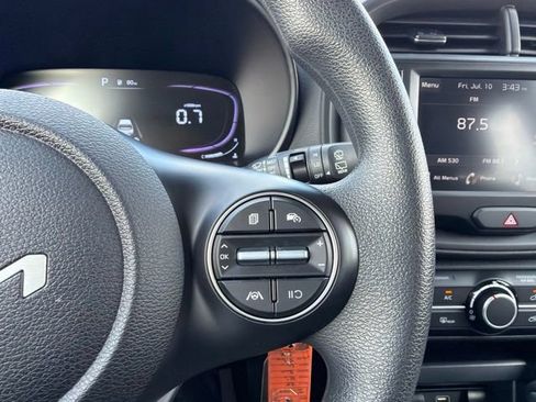 Used 2025 Kia Soul LX w/ LX Technology Package FWD image 37