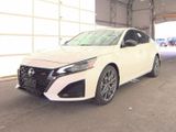 Used 2024 Nissan Altima 2.5 SR w/ SR Premium Package image 2