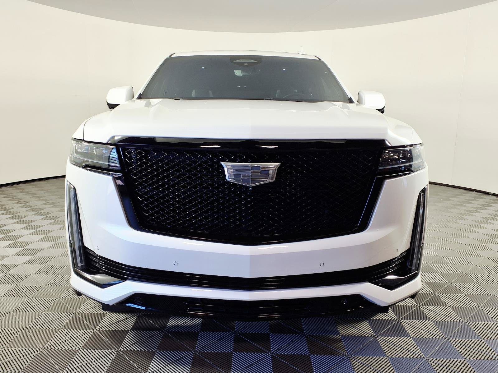 Certified 2023 Cadillac Escalade ESV Sport Platinum w/ LPO, ONYX Package AWD/4WD image 2