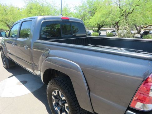 Used 2014 Toyota Tacoma 4x4 Double Cab w/ TRD Sport Package image 7