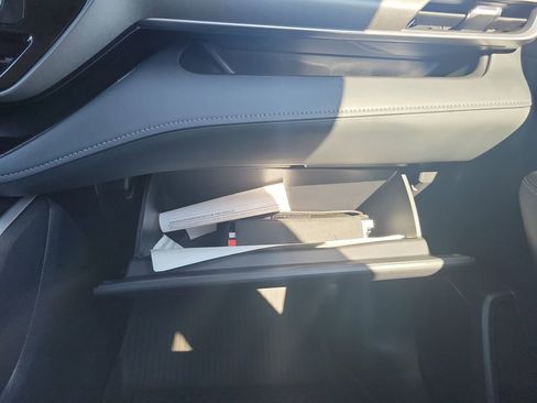 Used 2025 Toyota Highlander XLE image 40