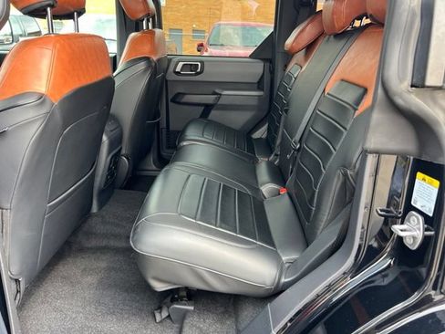 Certified 2023 Ford Bronco Big Bend w/ Sasquatch Package AWD/4WD image 20