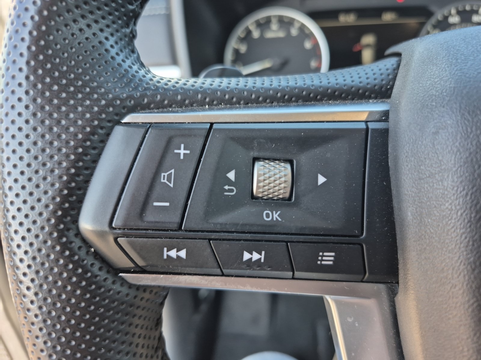 Used 2025 Mitsubishi Outlander SE AWD/4WD image 27