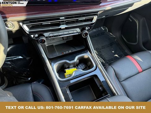 Used 2024 Chevrolet Traverse RS image 25