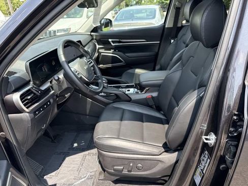 Used 2025 Kia Telluride S AWD/4WD image 14