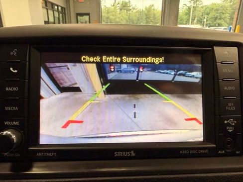 Used 2015 Chrysler Town & Country Touring-L w/ Driver Convenience Group FWD image 36