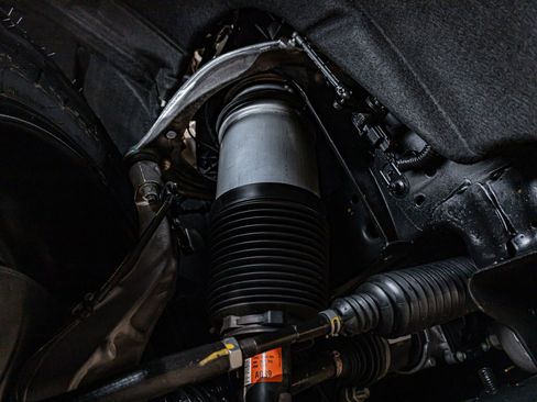 Used 2025 GMC Yukon AT4 w/ AT4 Premium Plus Package image 13