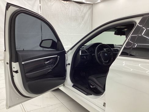 Used 2016 BMW 328i Sedan w/ Driver Assistance Package image 16