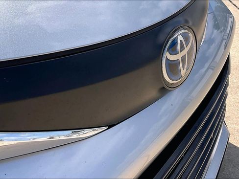 Used 2024 Toyota Sienna XLE FWD image 53