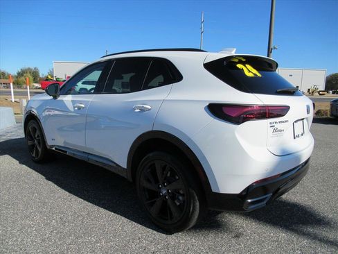 Used 2025 Buick Envision Sport Touring image 3