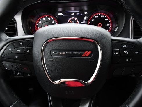 Used 2017 Dodge Charger SE w/ Blacktop Package image 11