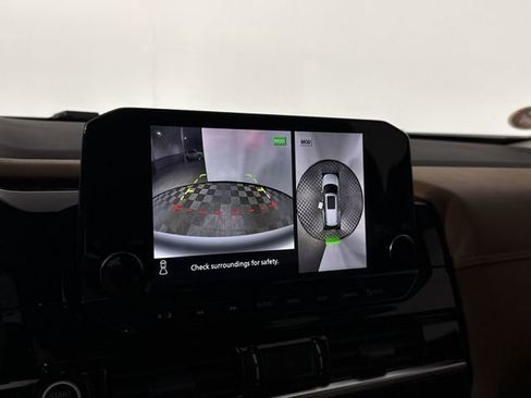 Used 2023 Nissan Pathfinder Platinum w/ Cargo Package image 15