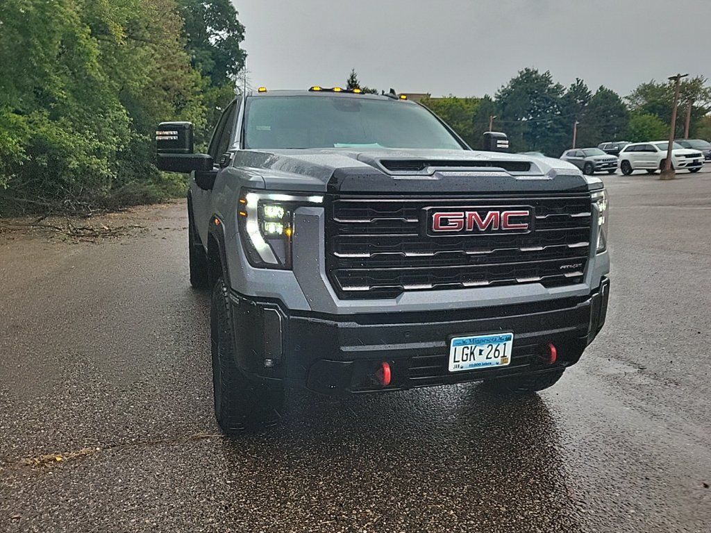 Used 2024 GMC Sierra 2500 AT4X AWD/4WD image 4