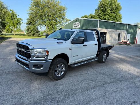 Used 2024 RAM 2500 Big Horn AWD/4WD image 2