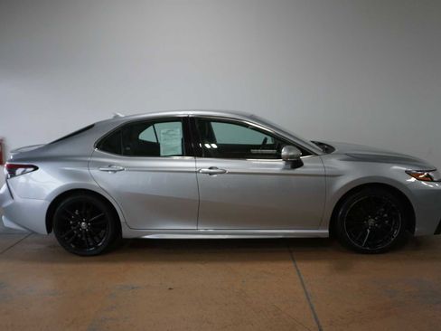 Used 2024 Toyota Camry XSE image 6