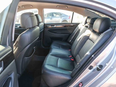 Used 2013 Hyundai Genesis 3.8 RWD image 19