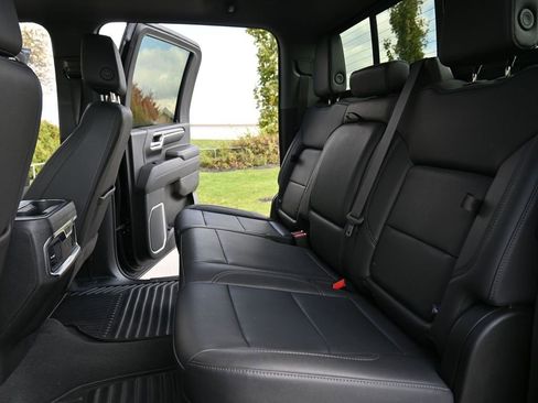 Used 2024 Chevrolet Silverado 2500 LTZ w/ LTZ Convenience Package image 16