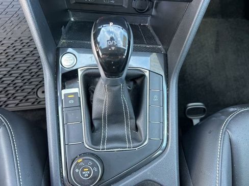 Certified 2024 Volkswagen Tiguan SE image 18