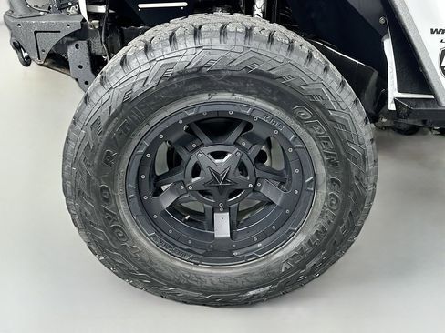 Used 2018 Jeep Wrangler Unlimited Sport S image 28