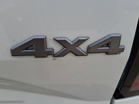New 2026 Nissan Frontier S w/ Tow Package AWD/4WD image 7