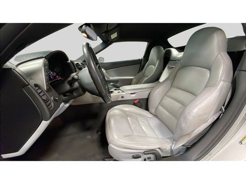 Used 2005 Chevrolet Corvette Convertible w/ Preferred Equipment Group RWD image 15