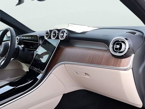 New 2026 Mercedes-Benz GLC 300 4MATIC image 11
