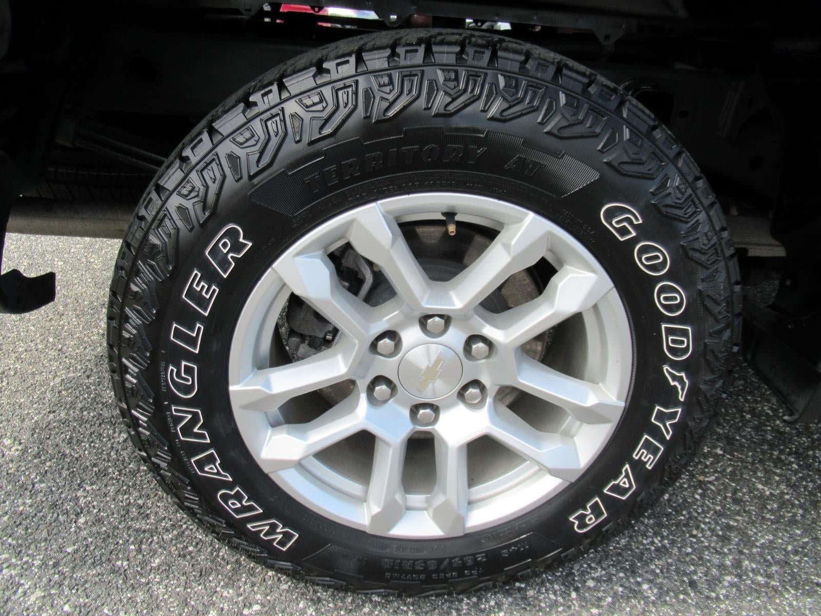 Used 2024 Chevrolet Silverado 1500 LT w/ Z71 Off-Road Package AWD/4WD image 9