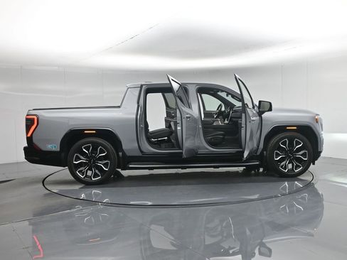 Used 2025 GMC Sierra EV Denali image 38